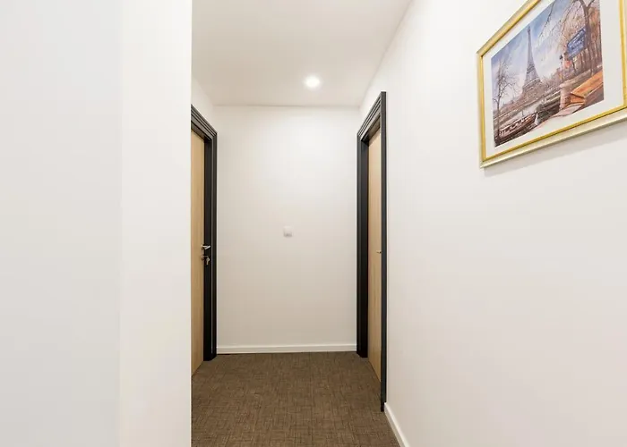 Premium Crown Suites
