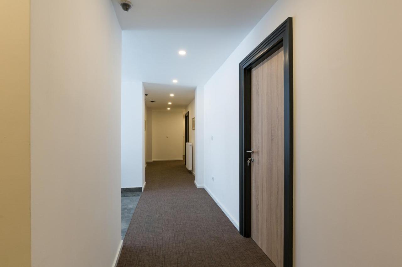 Premium Crown Hotel 4*