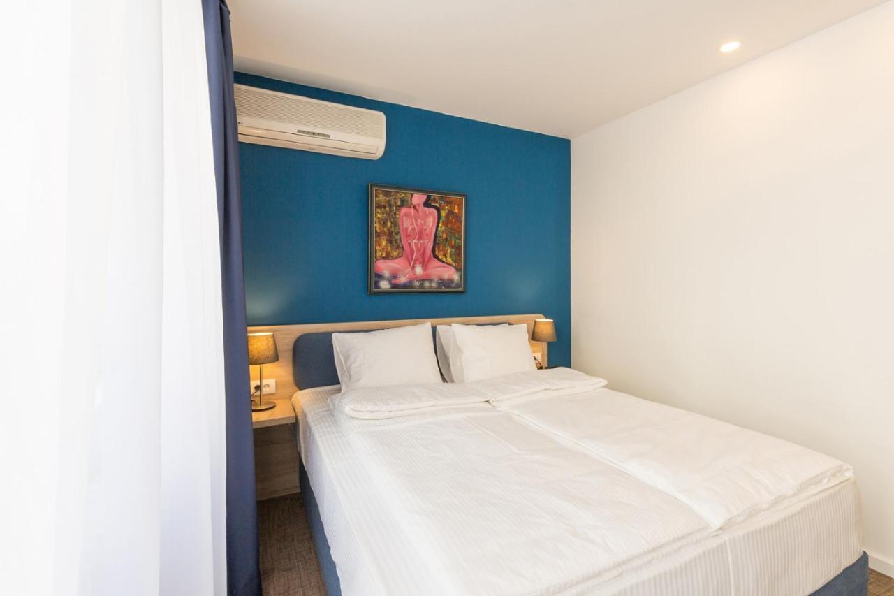 Hotel Premium Crown