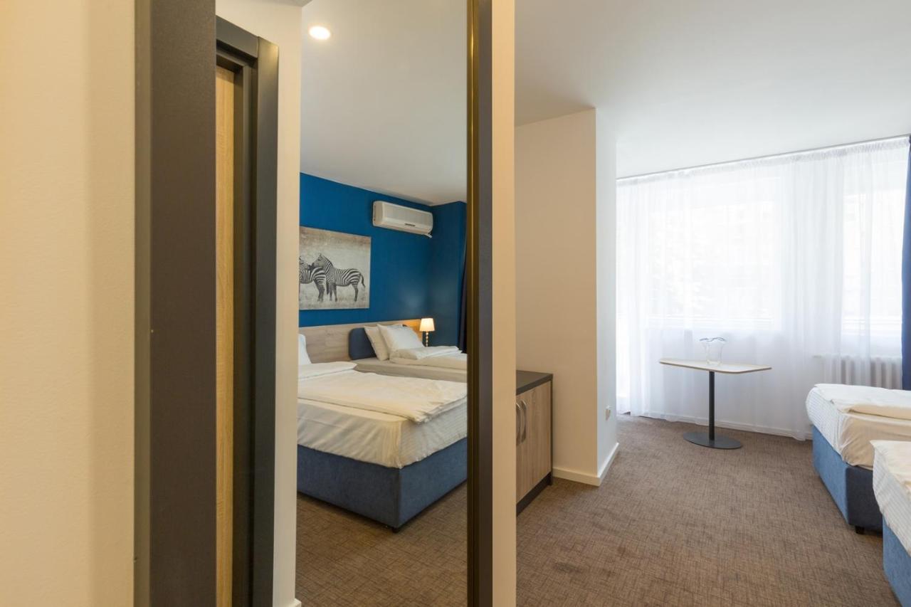 Premium Crown Hotel
