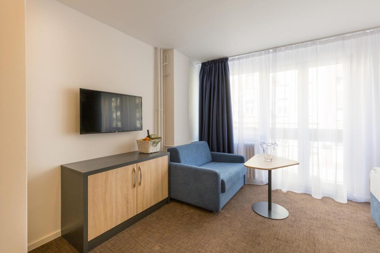 Premium Crown Hotel 4*