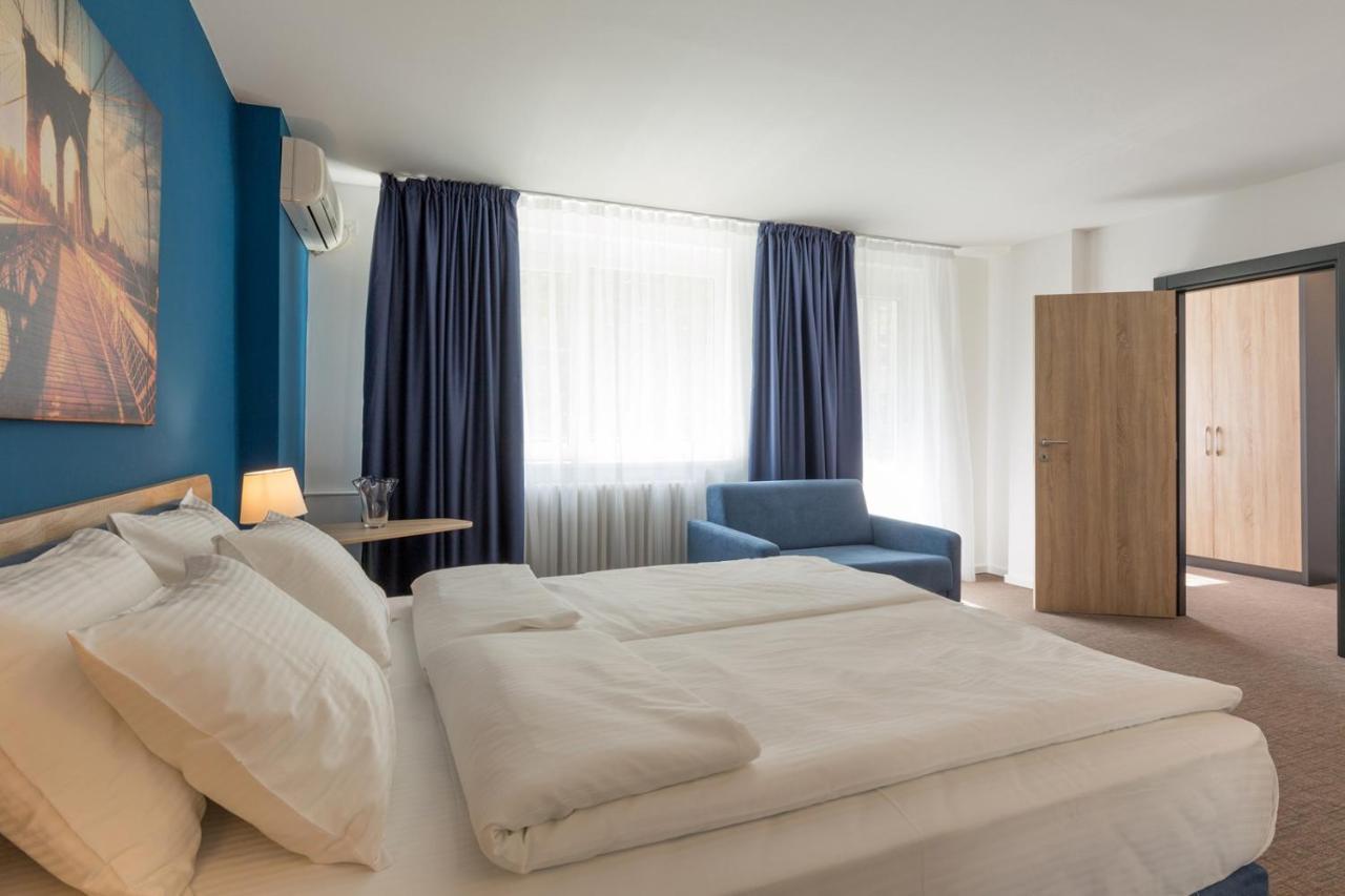 Hotel Premium Crown