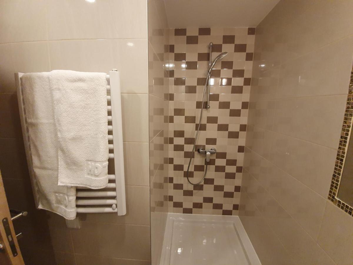 Hotel Premium Crown
